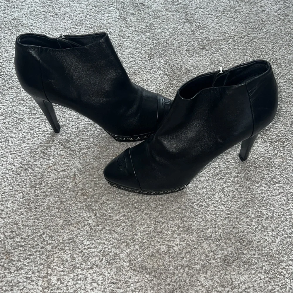 Lambskin CC Platform Cap Toe Chain Ankle Boots 40 Black - Picture 4 of 7